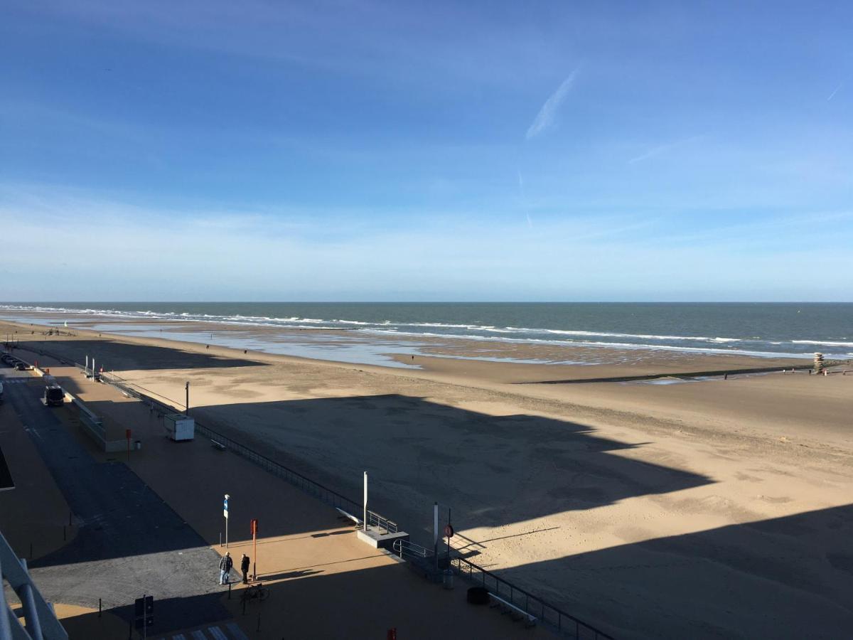 Studio 4 Pers Met Frontaal Zeezicht & Prive Zwembad Oostende Eksteriør bilde